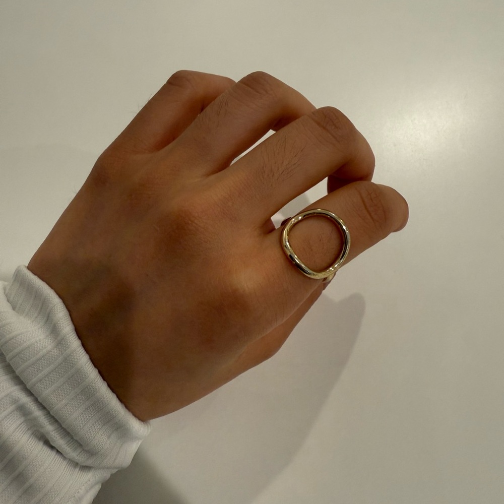 Elegant Gold Ring
